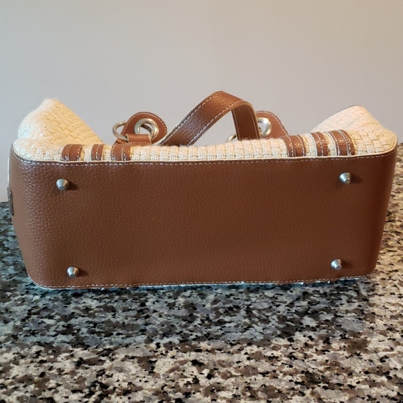 Maxx New York Tote and Wristlet - Picture 3 of 11